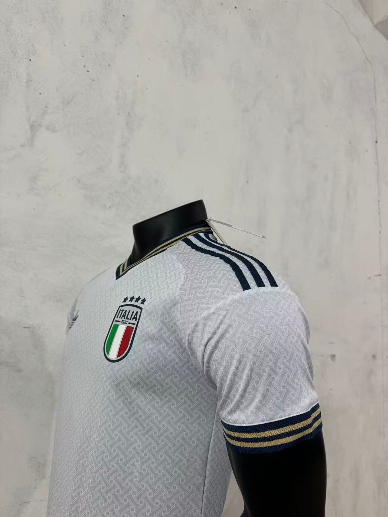 Italy away 26/27