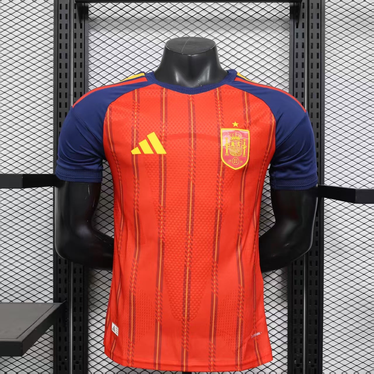 Spain home 26/27